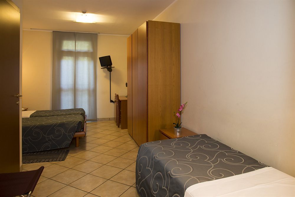 Parini Hotel Bosisio Parini Exterior photo
